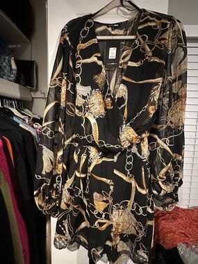 Fashion Nova Black & Gold Chain Print Long Sleeve Romper